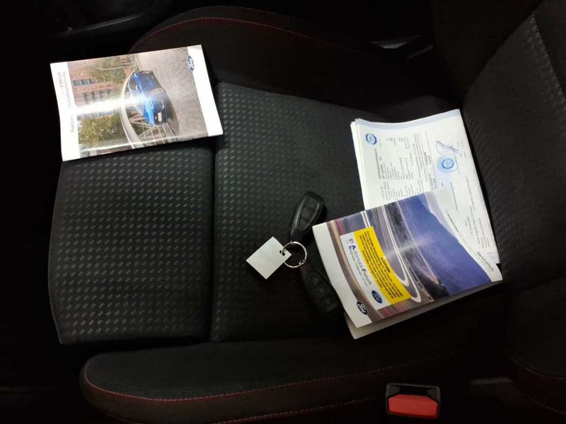Ford Focus 1.5 TDCi EcoBlue ST-Line X — zdjęcie 25