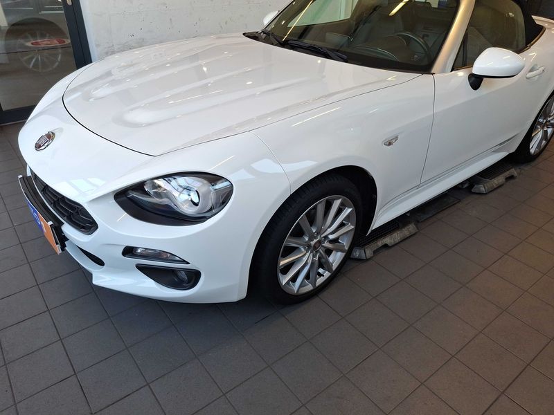 Fiat 124 Spider 1.4 Turbo Lusso — zdjęcie 2