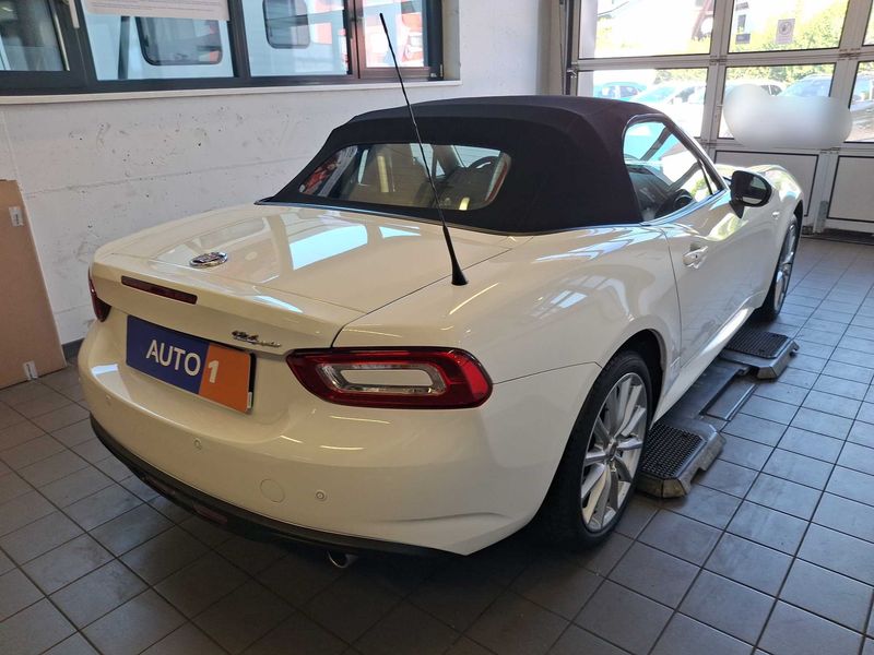 Fiat 124 Spider 1.4 Turbo Lusso — zdjęcie 5