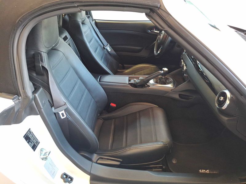 Fiat 124 Spider 1.4 Turbo Lusso — zdjęcie 10