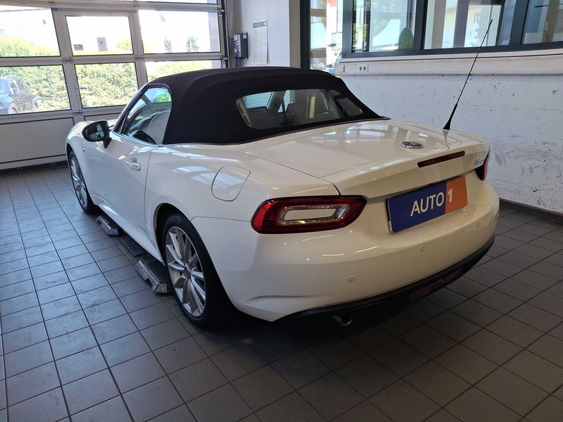 Fiat 124 Spider 1.4 Turbo Lusso — zdjęcie 3