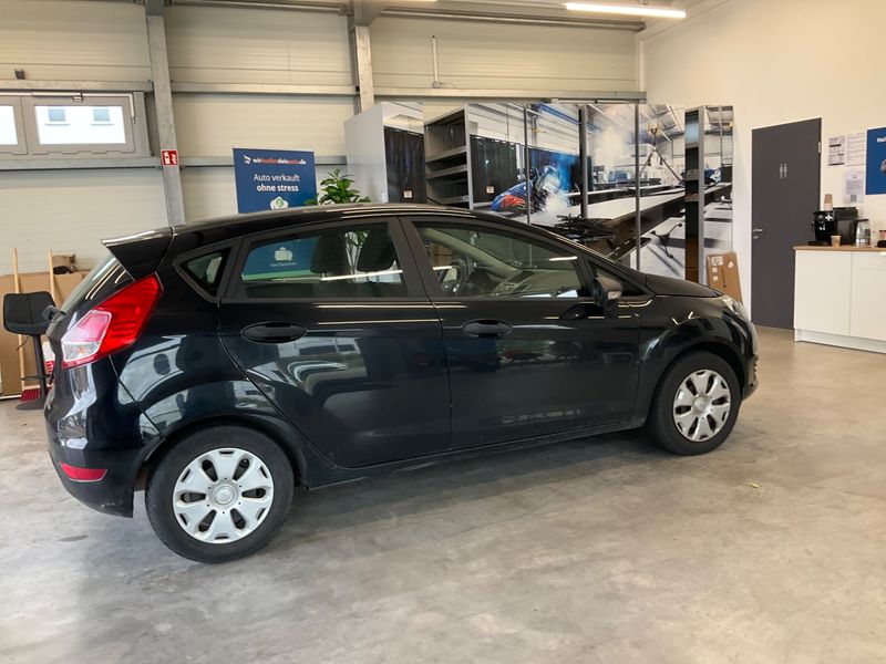 Ford Fiesta 1.25 Ambiente — zdjęcie 2