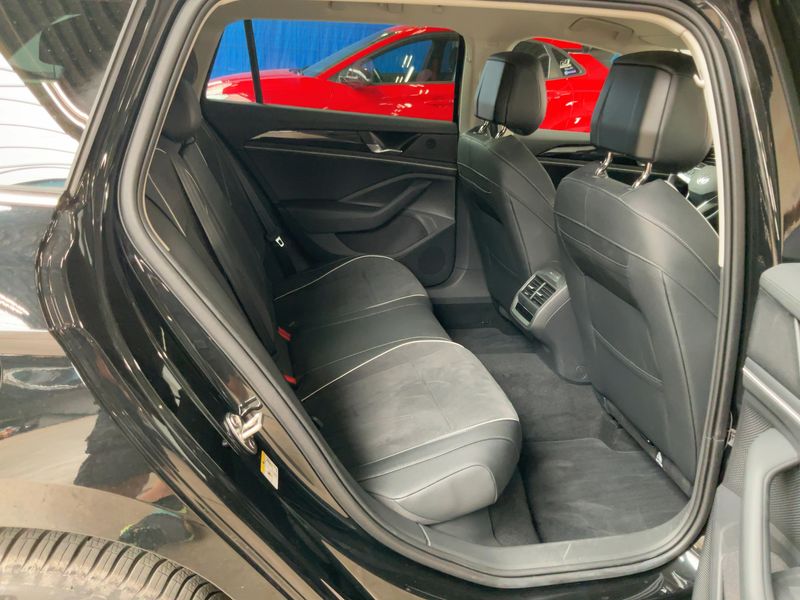 Volkswagen Passat 1.5 eTSI Business — zdjęcie 14