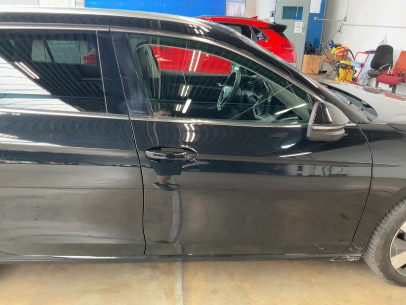 Volkswagen Passat 1.5 eTSI Business — zdjęcie 7