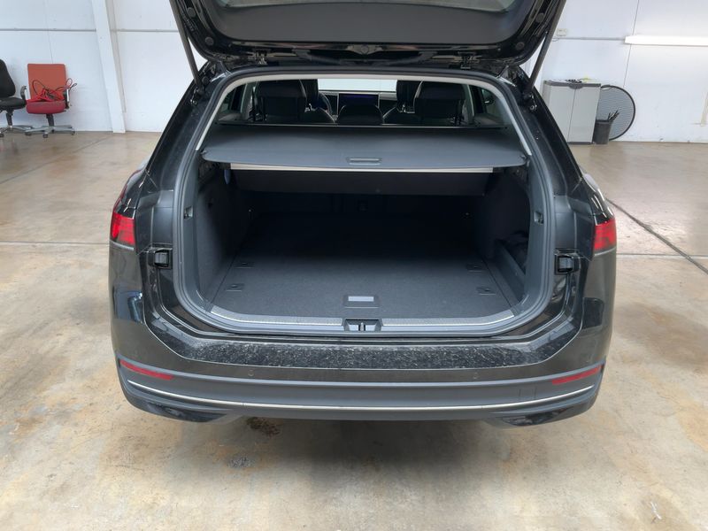 Volkswagen Passat 1.5 eTSI Business — zdjęcie 10