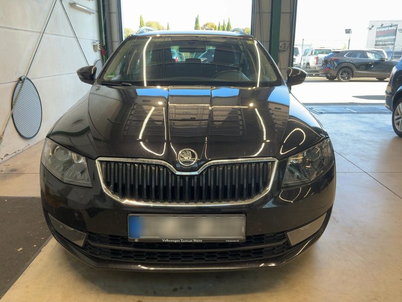 Skoda Octavia 2.0 TDI Joy — zdjęcie 9