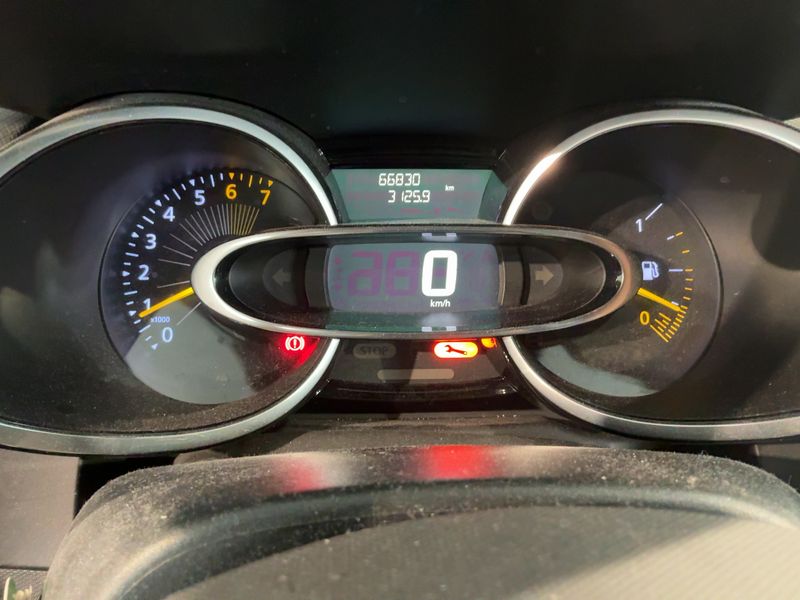 Renault Clio 0.9 Energy Expression — zdjęcie 13