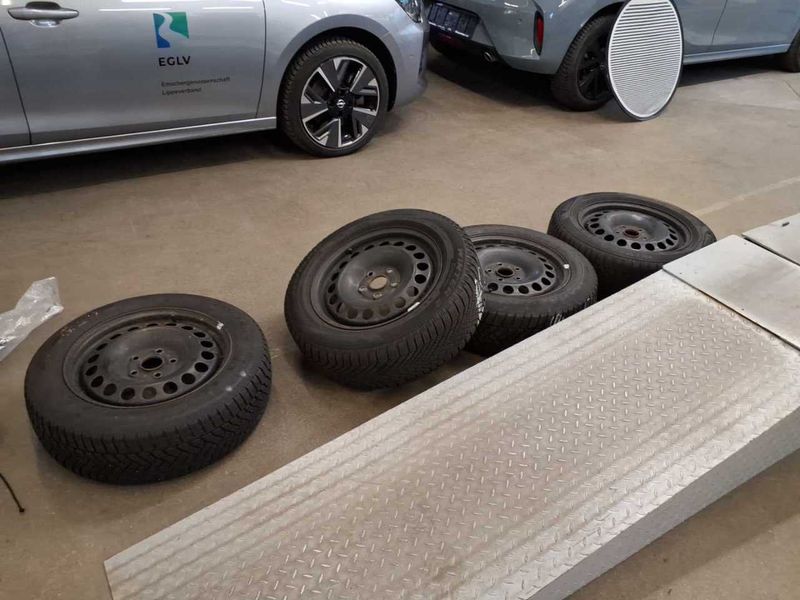 Volkswagen Touran 2.0 TDI Comfortline BlueMotion Tech — zdjęcie 11