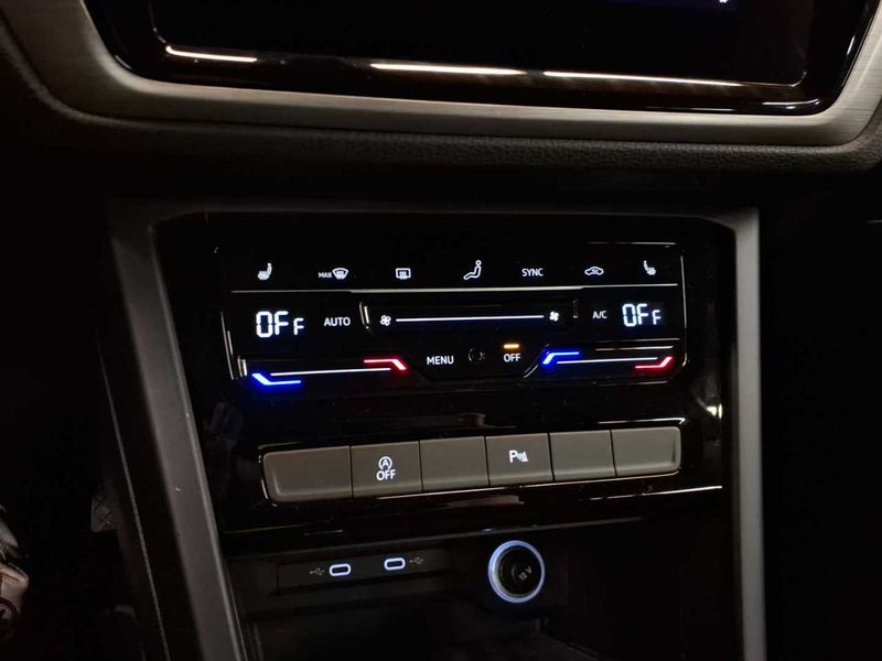 Volkswagen Touran 2.0 TDI Comfortline BlueMotion Tech — zdjęcie 25