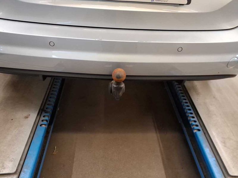 Volkswagen Touran 2.0 TDI Comfortline BlueMotion Tech — zdjęcie 18