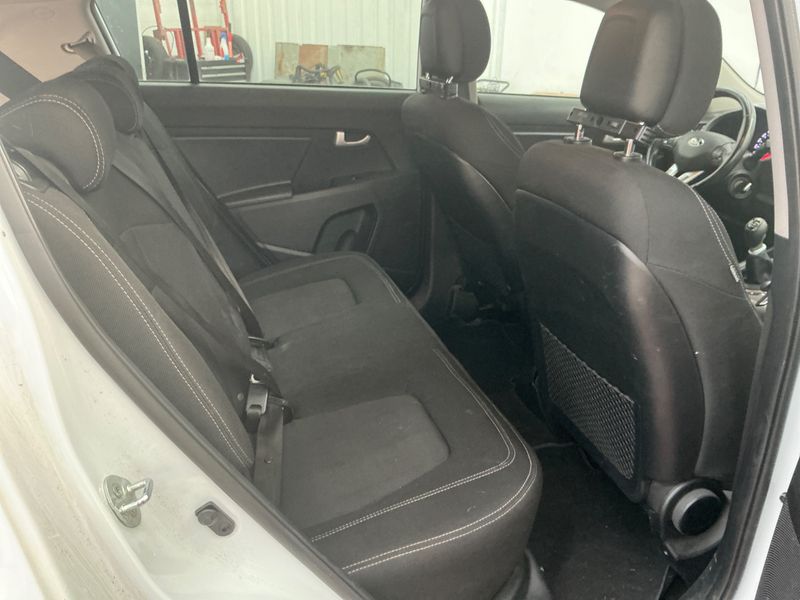 Kia Sportage 1.7 CRDi Active 2WD — zdjęcie 14