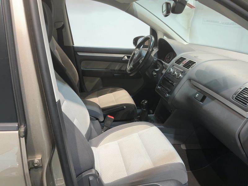 Volkswagen Touran 1.4 TSI CrossTouran — zdjęcie 11