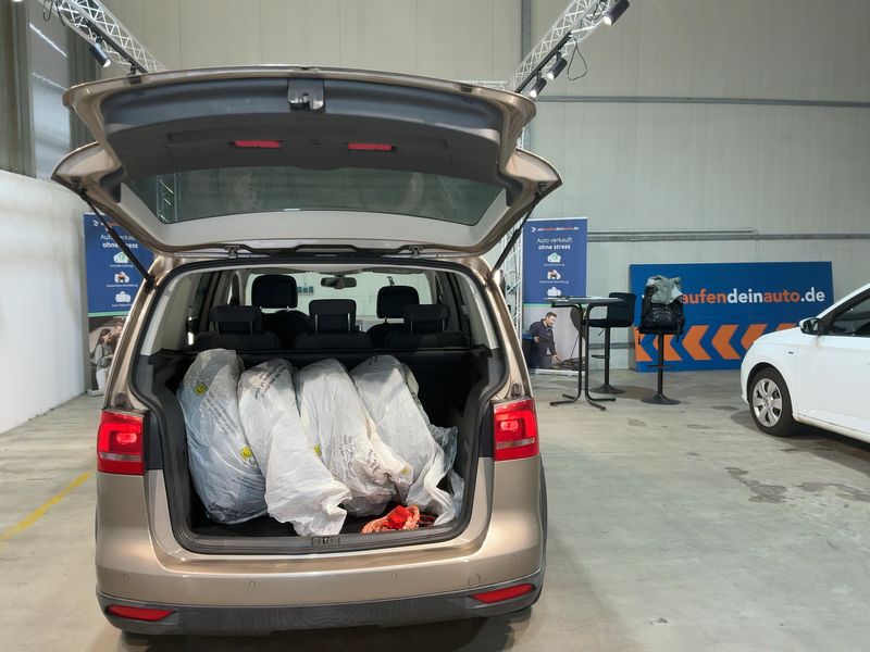 Volkswagen Touran 1.4 TSI CrossTouran — zdjęcie 10