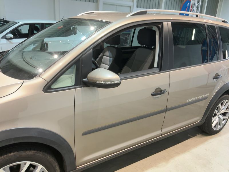 Volkswagen Touran 1.4 TSI CrossTouran — zdjęcie 4