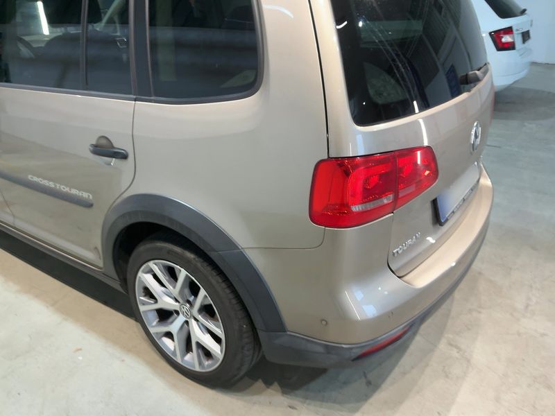 Volkswagen Touran 1.4 TSI CrossTouran — zdjęcie 3