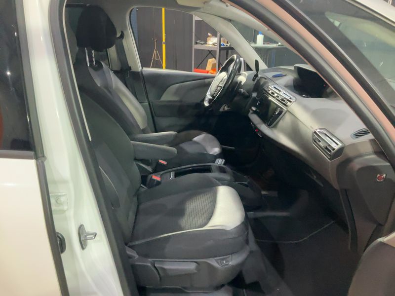 Citroen C4 Grand Picasso 1.6 Blue-HDi Exclusive — zdjęcie 11