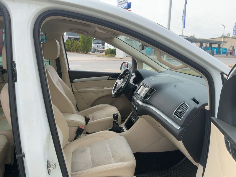 Volkswagen Sharan 2.0 TDI Highline BlueMotion Tech — zdjęcie 11
