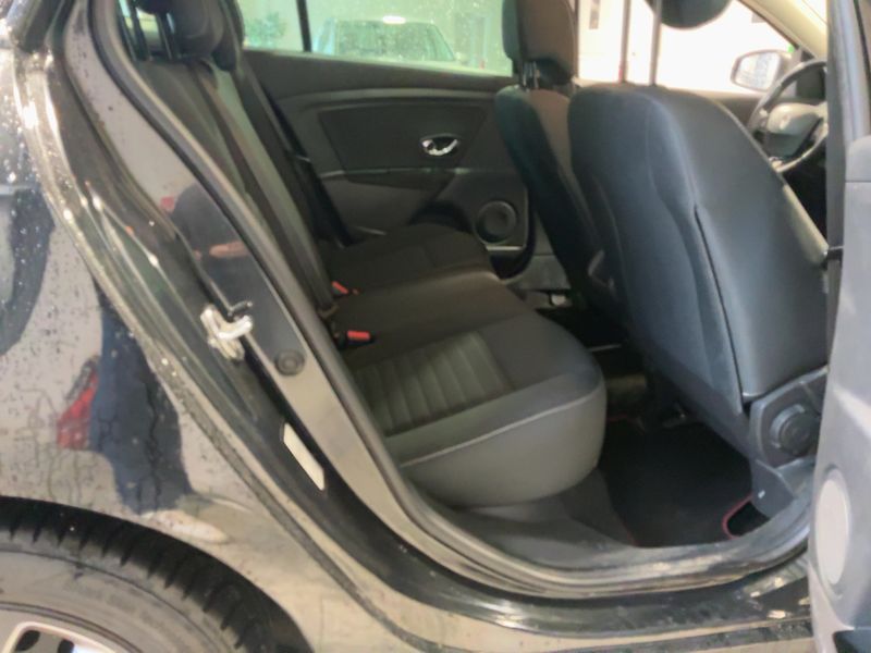 Renault Megane 1.5 dCi Limited — zdjęcie 14