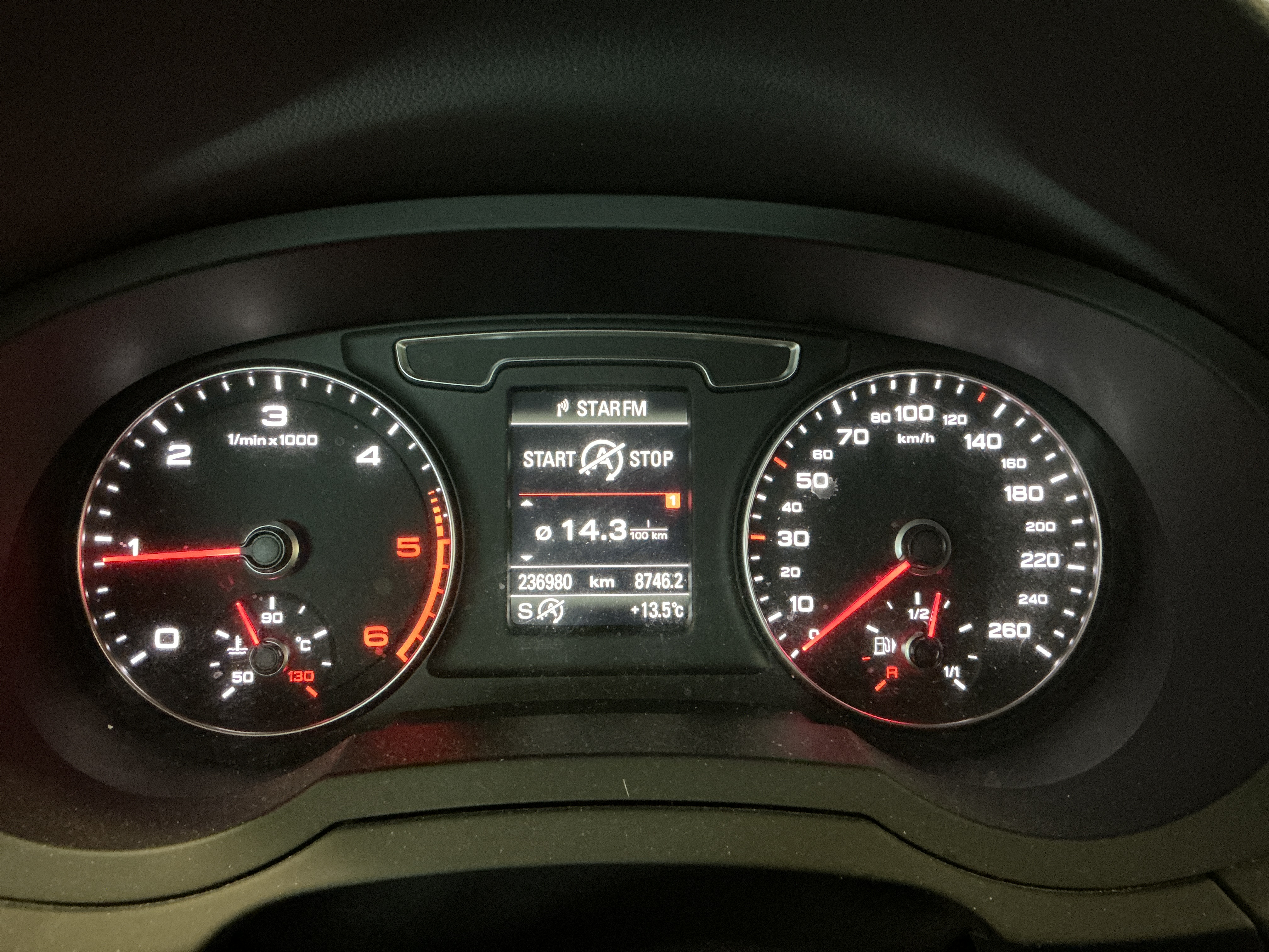 Audi Q3 2.0 TDI quattro Sport — zdjęcie 12