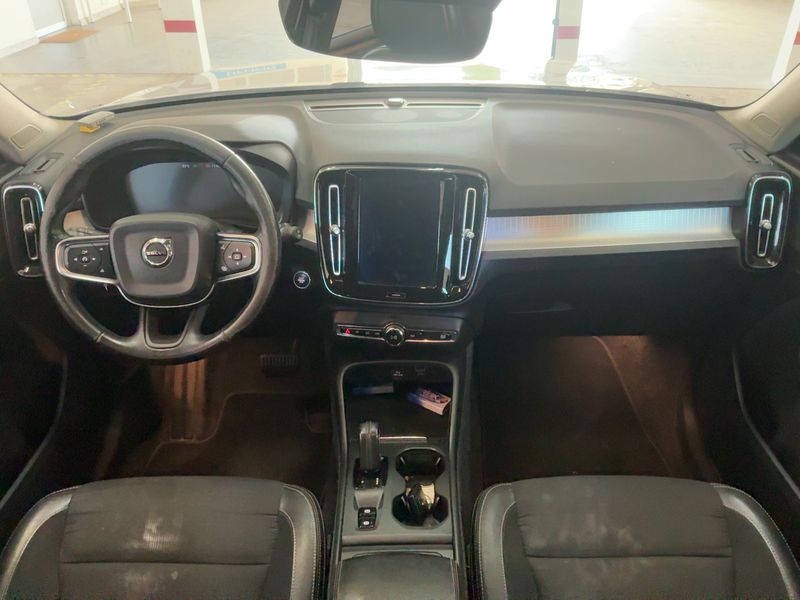 Volvo XC40 2.0 D4 Business Plus AWD — zdjęcie 12