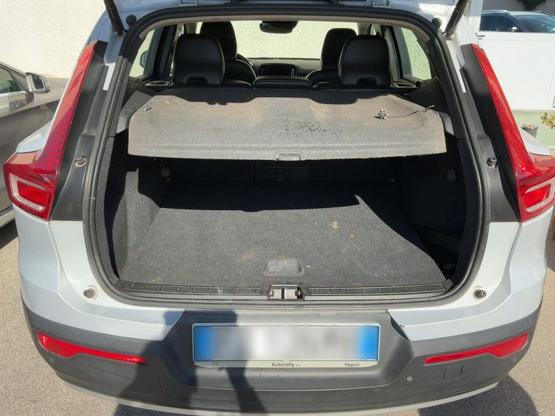 Volvo XC40 2.0 D4 Business Plus AWD — zdjęcie 10