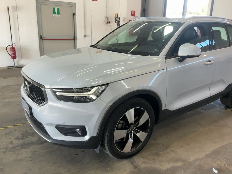 Volvo XC40 2.0 D4 Business Plus AWD — zdjęcie 2