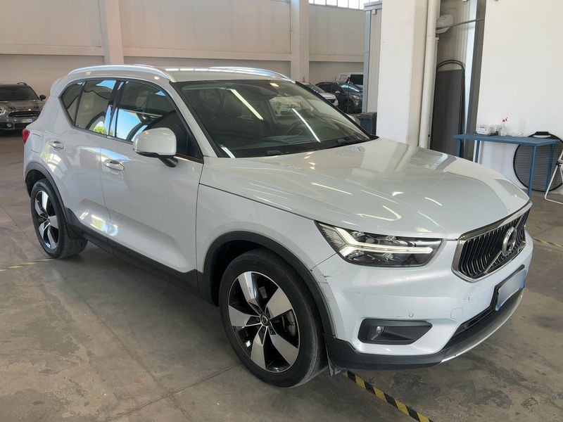 Volvo XC40 2.0 D4 Business Plus AWD — zdjęcie 8