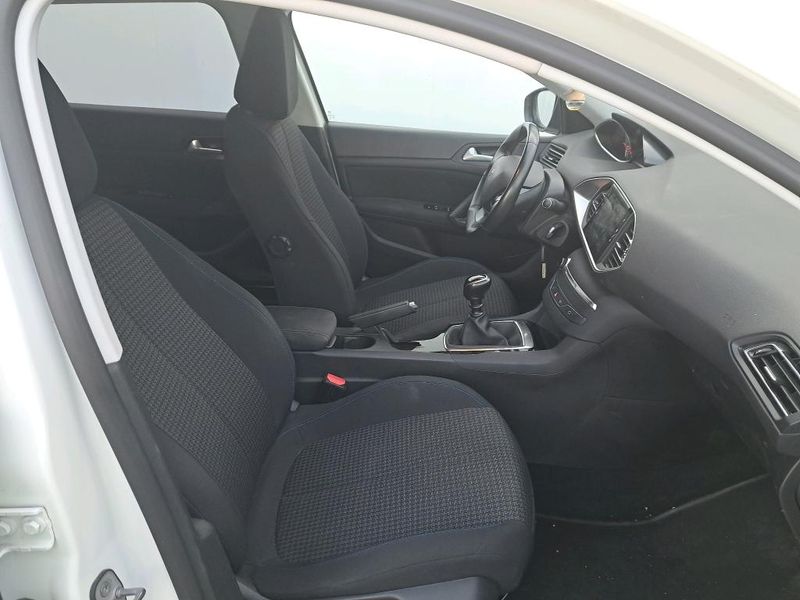 Peugeot 308 1.5 Blue-HDi Style — zdjęcie 5