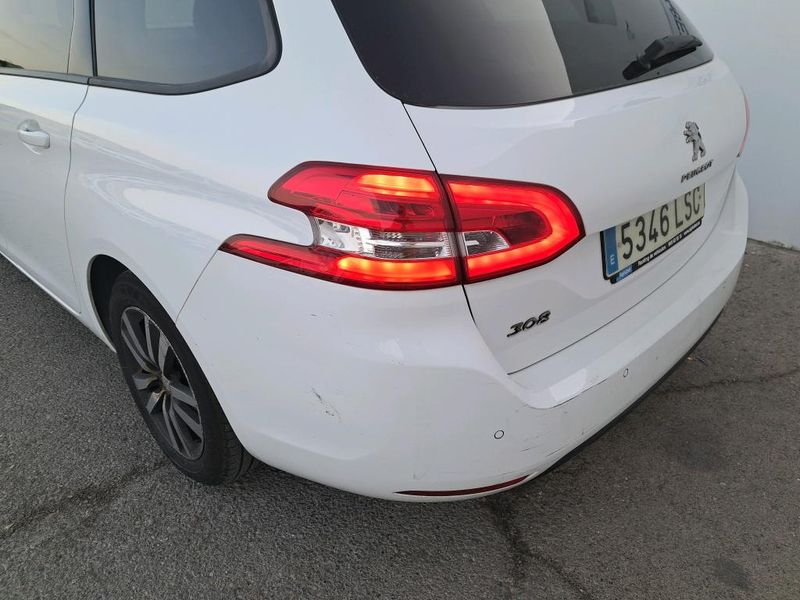 Peugeot 308 1.5 Blue-HDi Style — zdjęcie 16