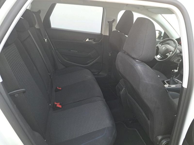 Peugeot 308 1.5 Blue-HDi Style — zdjęcie 10