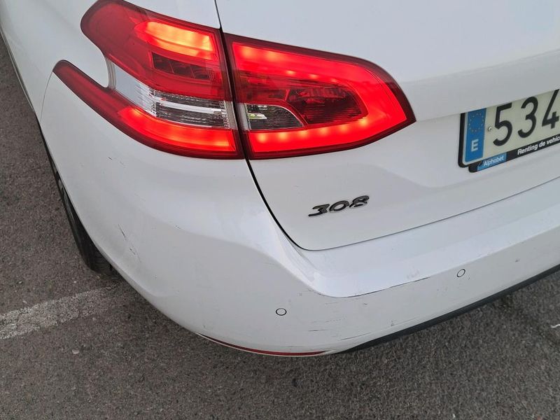 Peugeot 308 1.5 Blue-HDi Style — zdjęcie 40