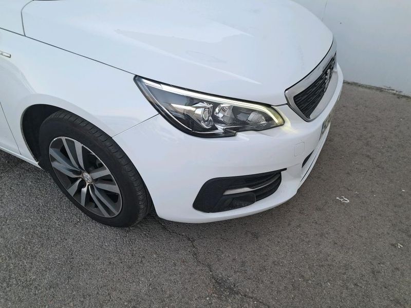 Peugeot 308 1.5 Blue-HDi Style — zdjęcie 15