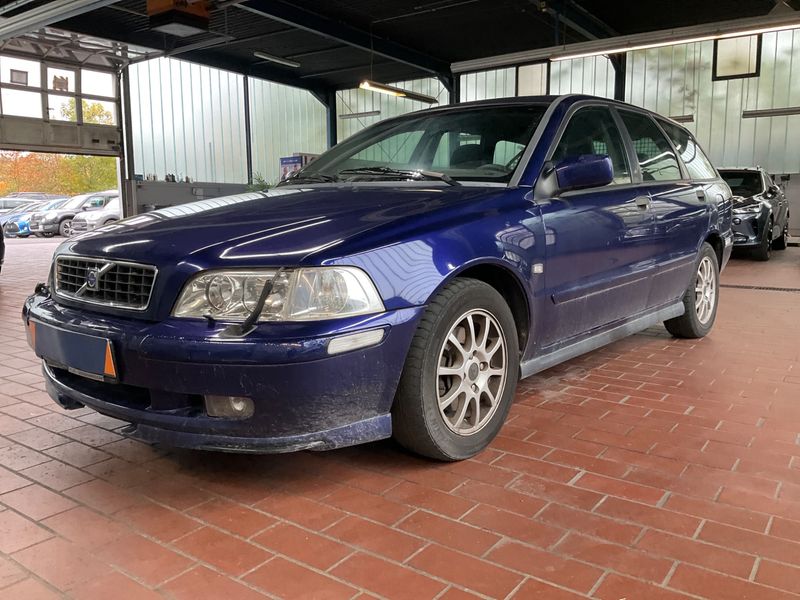Volvo V40 2.0 T Classic Limited Edition Sport — zdjęcie 1