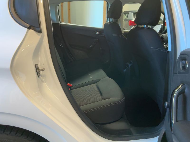 Peugeot 208 1.5 Blue-HDi Active — zdjęcie 14