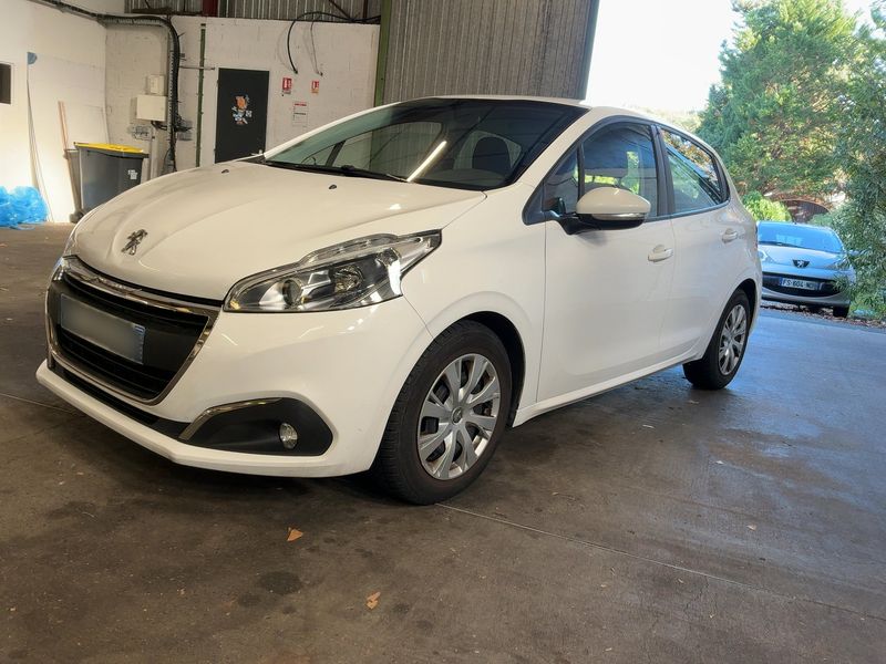 Peugeot 208 1.5 Blue-HDi Active — zdjęcie 2