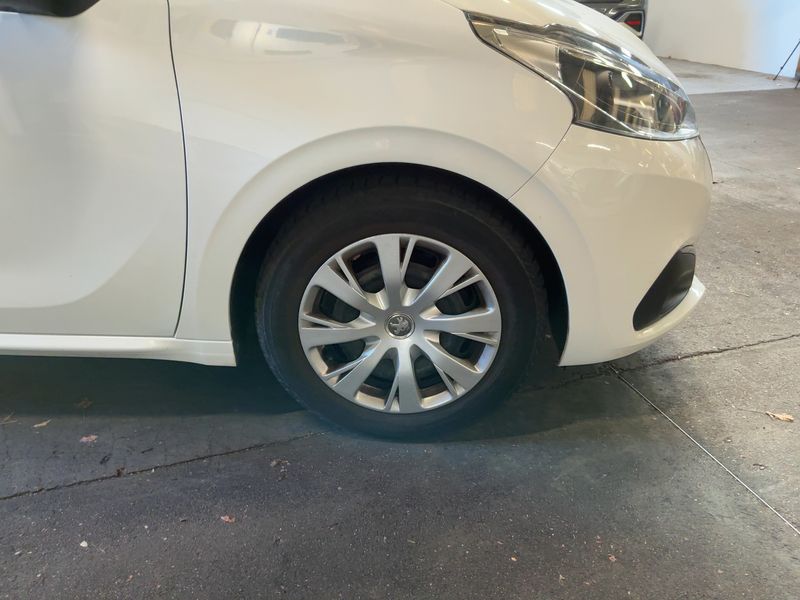 Peugeot 208 1.5 Blue-HDi Active — zdjęcie 22