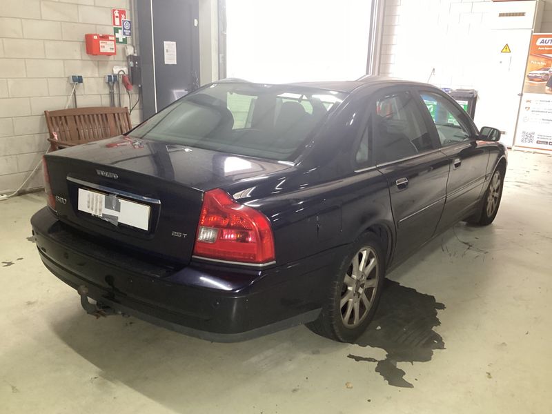Volvo S80 2.5 T Momentum — zdjęcie 2