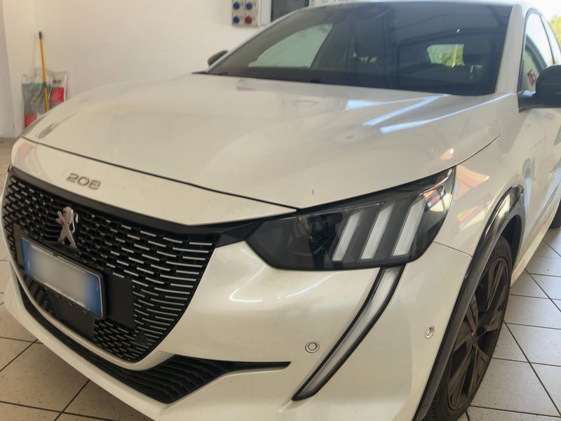 Peugeot 208 1.2 PureTech GT Pack — zdjęcie 2