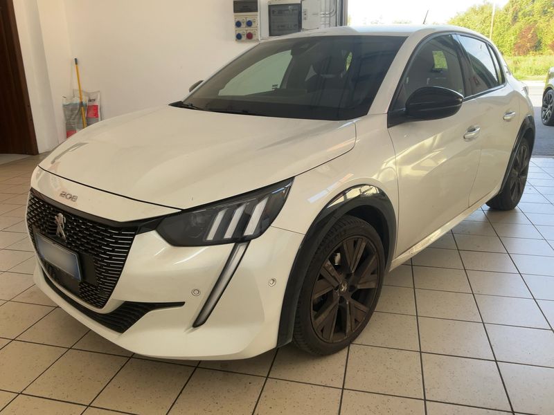 Peugeot 208 1.2 PureTech GT Pack — zdjęcie 1