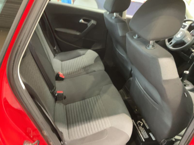 Volkswagen Polo 1.4 FSI Comfortline — zdjęcie 14