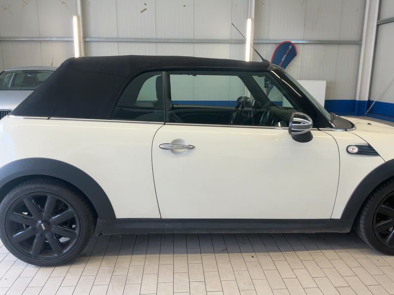 MINI Cabrio Cooper — zdjęcie 7
