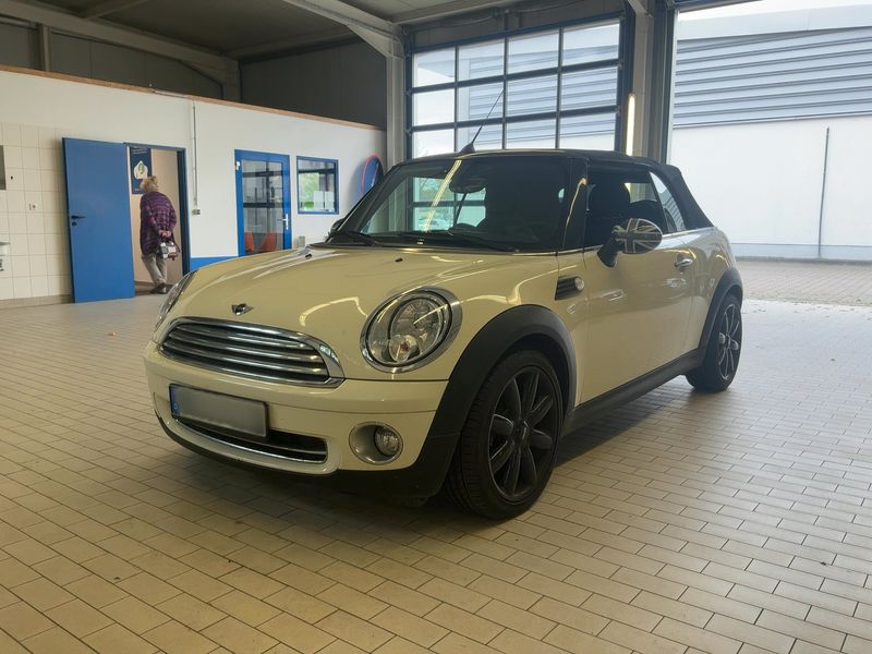 MINI Cabrio Cooper — zdjęcie 1