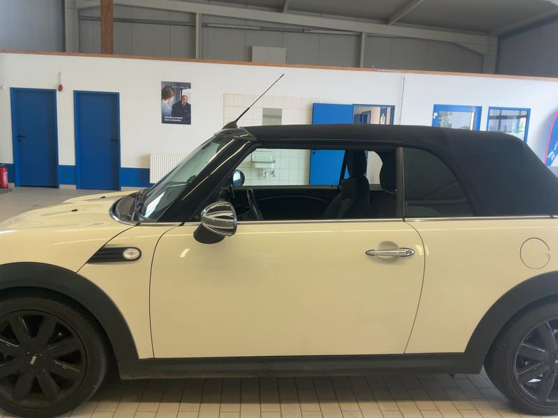 MINI Cabrio Cooper — zdjęcie 4