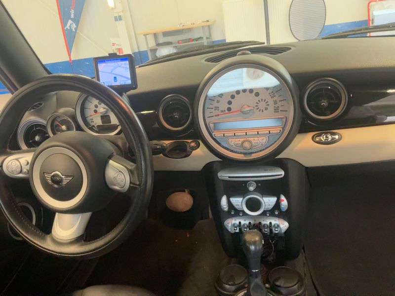 MINI Cabrio Cooper — zdjęcie 12