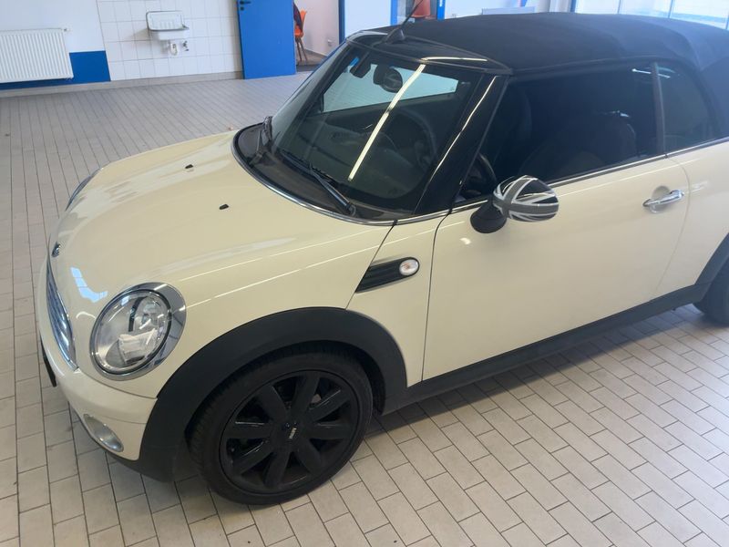 MINI Cabrio Cooper — zdjęcie 2