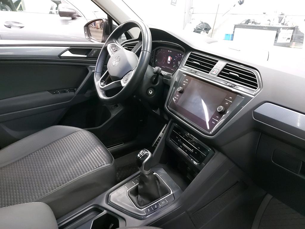 Volkswagen Tiguan 2.0 TDI Active — zdjęcie 4