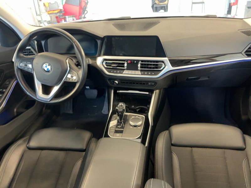 BMW 3er 320d xDrive Sport Line — zdjęcie 12