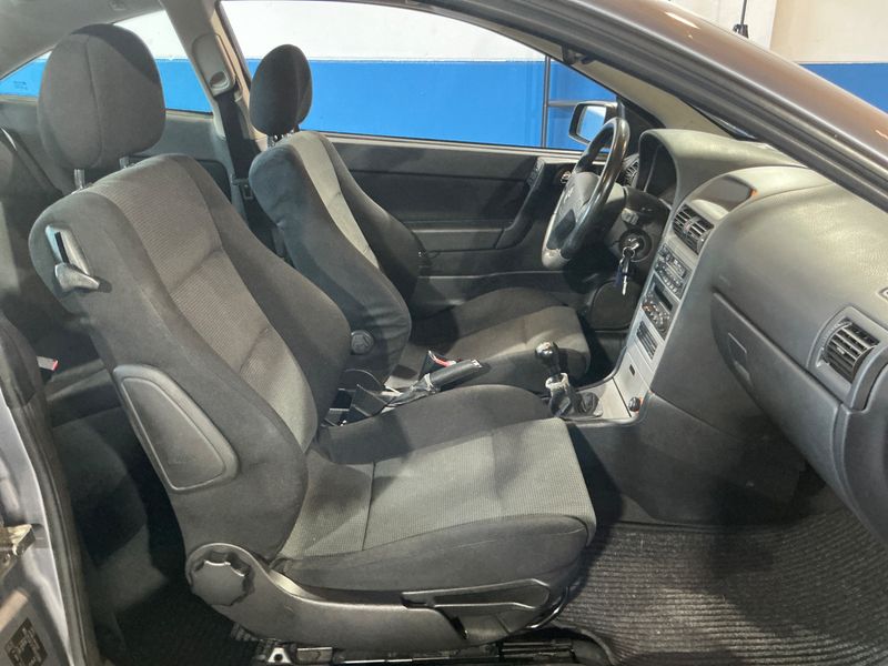 Opel Astra 2.2 DTI Edition — zdjęcie 3