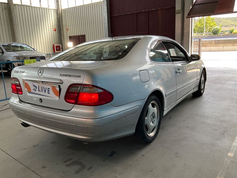 Mercedes-Benz CLK-Klasse CLK 230 Kompressor Elegance — zdjęcie 2