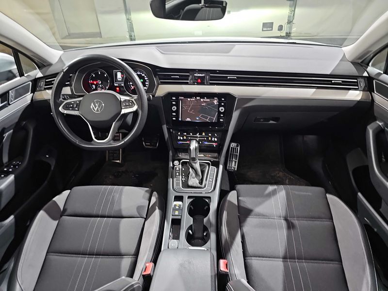 Volkswagen Passat Alltrack 2.0 TDI 4Motion — zdjęcie 11